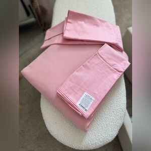 Queen Size Fitted Sheet + Two Pillowcases Pink